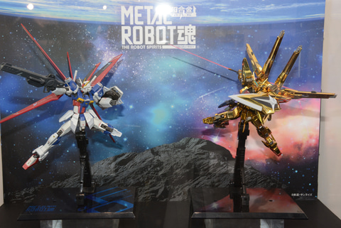 特別企画】【魂ネイションズ撮り下ろし】金色に輝く機体！ 「METAL