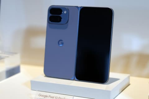 耐久性2倍になった折りたたみスマホ「Google Pixel 10 Pro Fold