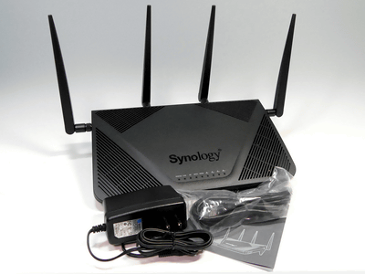 清水理史の「イニシャルB」】 Synologyらしさ全開の無線LANルーター