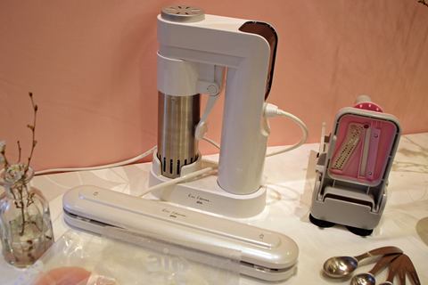 貝印、1～95℃に温度設定できローストビーフが簡単に作れる低温真空調理