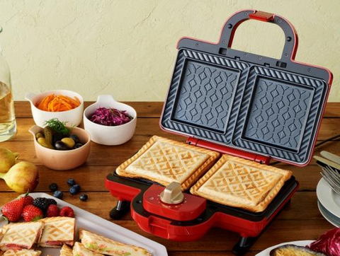 BRUNOの新作は、耳の端までかわいい模様をつけられる「ホットサンド