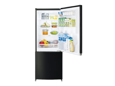 東芝、単身世帯向けのスタイリッシュな2ドア冷蔵庫 - 家電 Watch