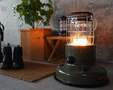 トヨトミ、タフデザインの石油ストーブに新色オリーブグリーンと