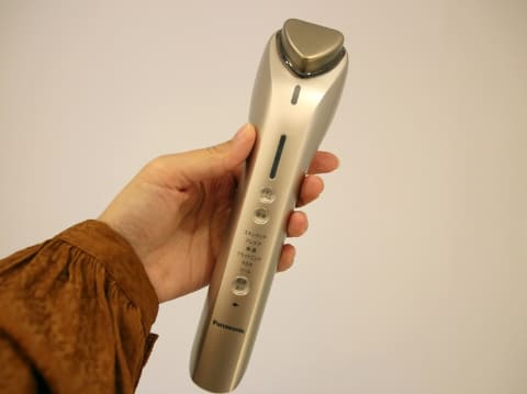 パナソニック、イオンエフェクターに保湿とブライトニングを1度に