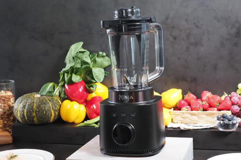 シャーク、簡単にプロの仕上がり目指せる本格ミキサー パワフルでも