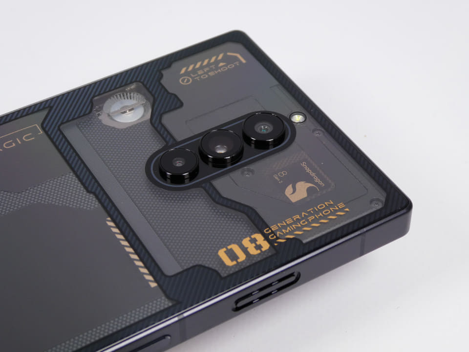 写真で見る「REDMAGIC 8 Pro」] - ケータイ Watch