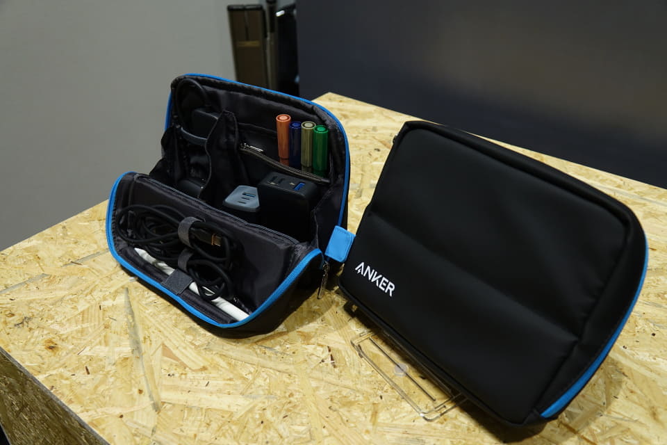 アンカーとコクヨが共同開発したガジェットポーチ、11月発売