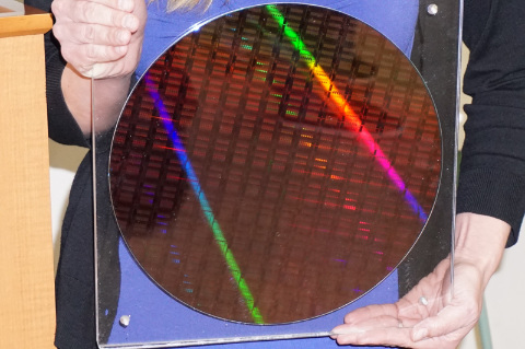 Intel、2ソケット向けBroadwellプロセッサ「Xeon E5 v4」 ～14nmにより