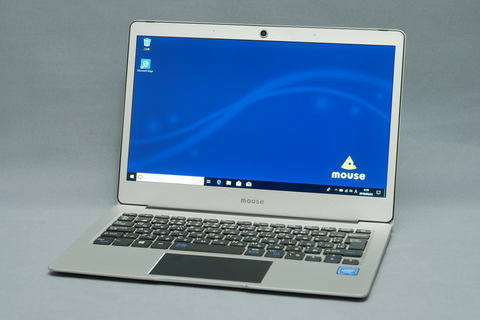 Hothotレビュー】3万円台でもチープさが見えない金属筐体の11.6型