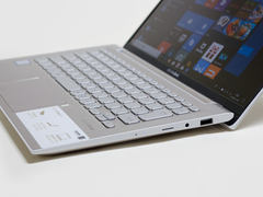 西川和久の不定期コラム】13.3型の狭額ベゼルモバイルノート、「ASUS