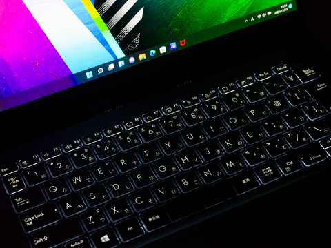 西川和久の不定期コラム】Ryzen 9 5900HXとOLEDを採用した14型ノートPC