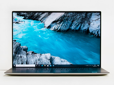 西川和久の不定期コラム】17型画面を15型筐体に収めたGeForce搭載