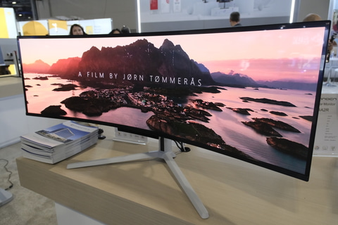INNOCN、49型5K QD-OLEDゲーミングモニターを展示。31.5型と27型も開発