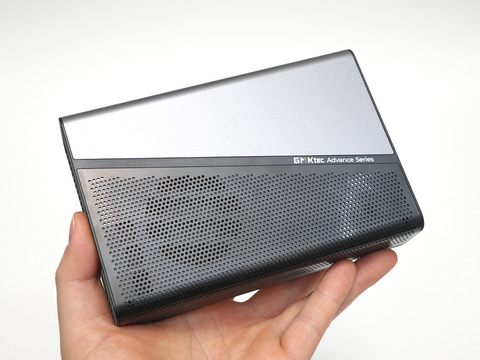 やじうまミニレビュー】約7万円のRadeon RX 7600M XT搭載GPUドックが