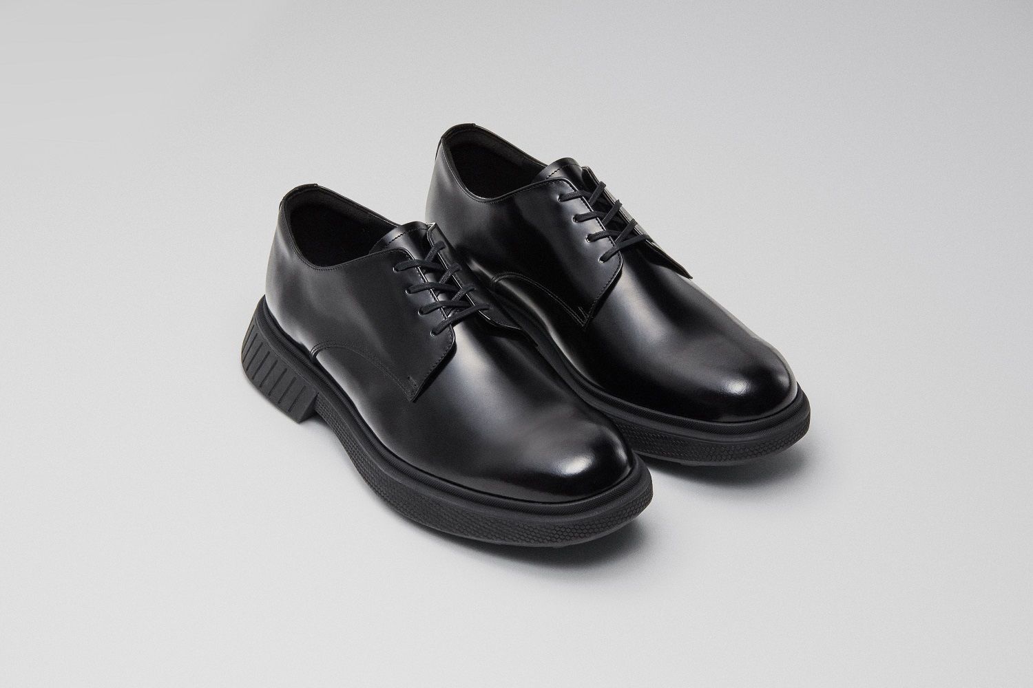 アシックスウォーキング誕生40周年を記念した「RUNWALK CAPSULE