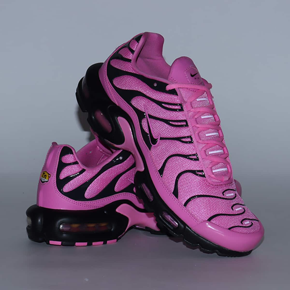 NIKE W AIR MAX PLUS SE PLAYFUL PINK/BLACK（ナイキ ウィメンズ エア