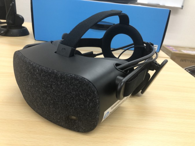 片目2Kの実力は？ Windows MR「HP Reverb」ハンズオンレビュー - MoguLive