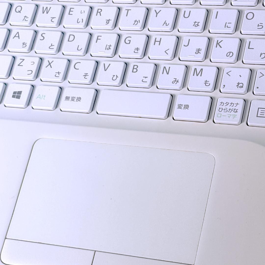 Corei7・16GB・SSD・DVDマルチ・Win11・ホワイトノートパソコン Corei7