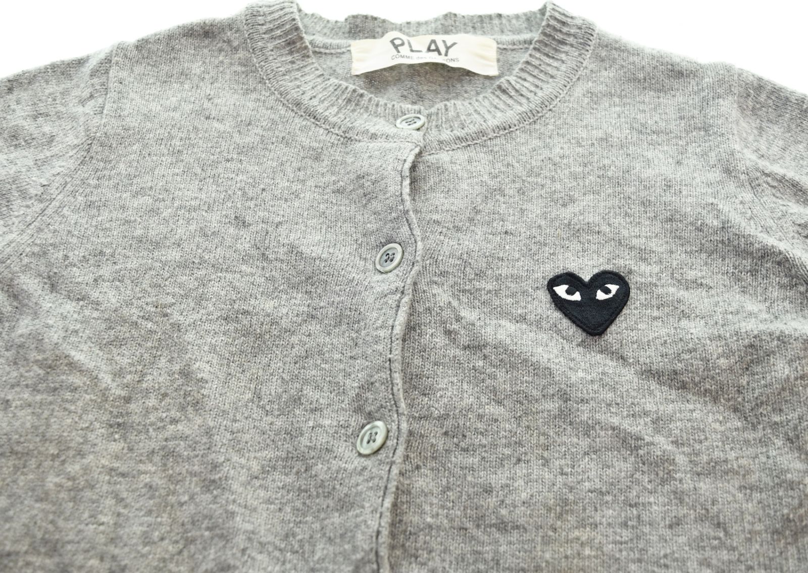 PLAY コムデギャルソン Lサイズ カーディガン グレー レディース 白