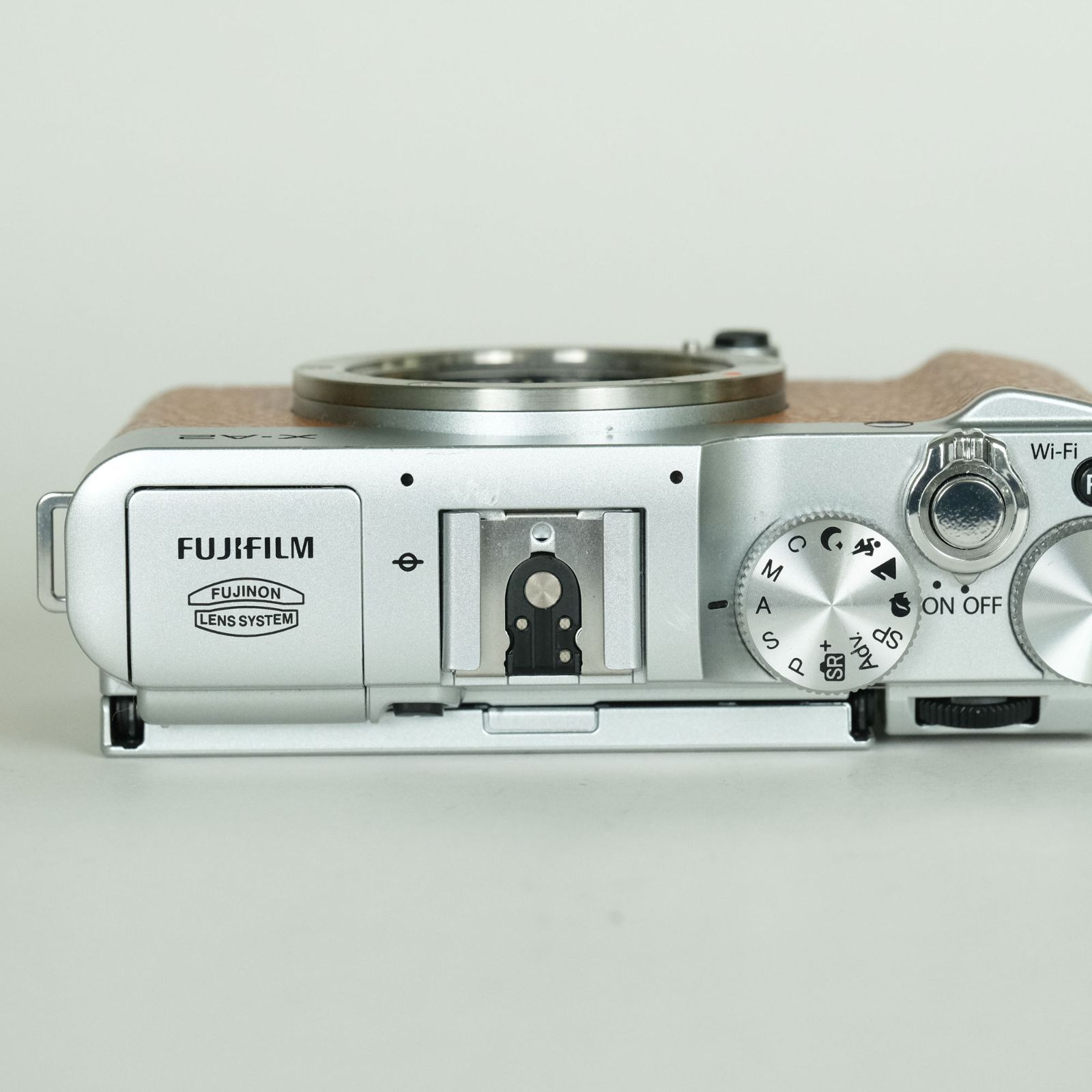 美品】Fujifilm X-A2 カメラ 2本レンズ付き+バッテリー2個付き 富士