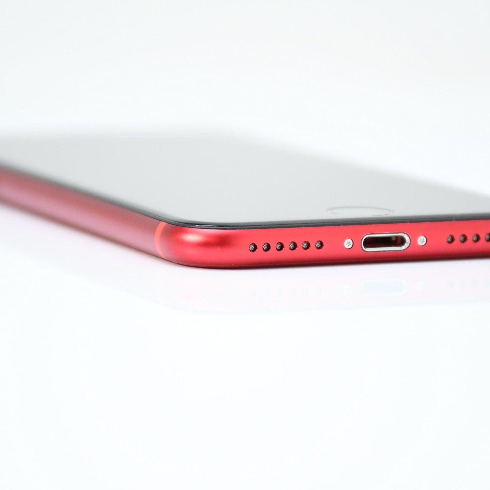 美品＊純正バッテリー最大容量83％】docomo SIMフリーiPhone SE 第2