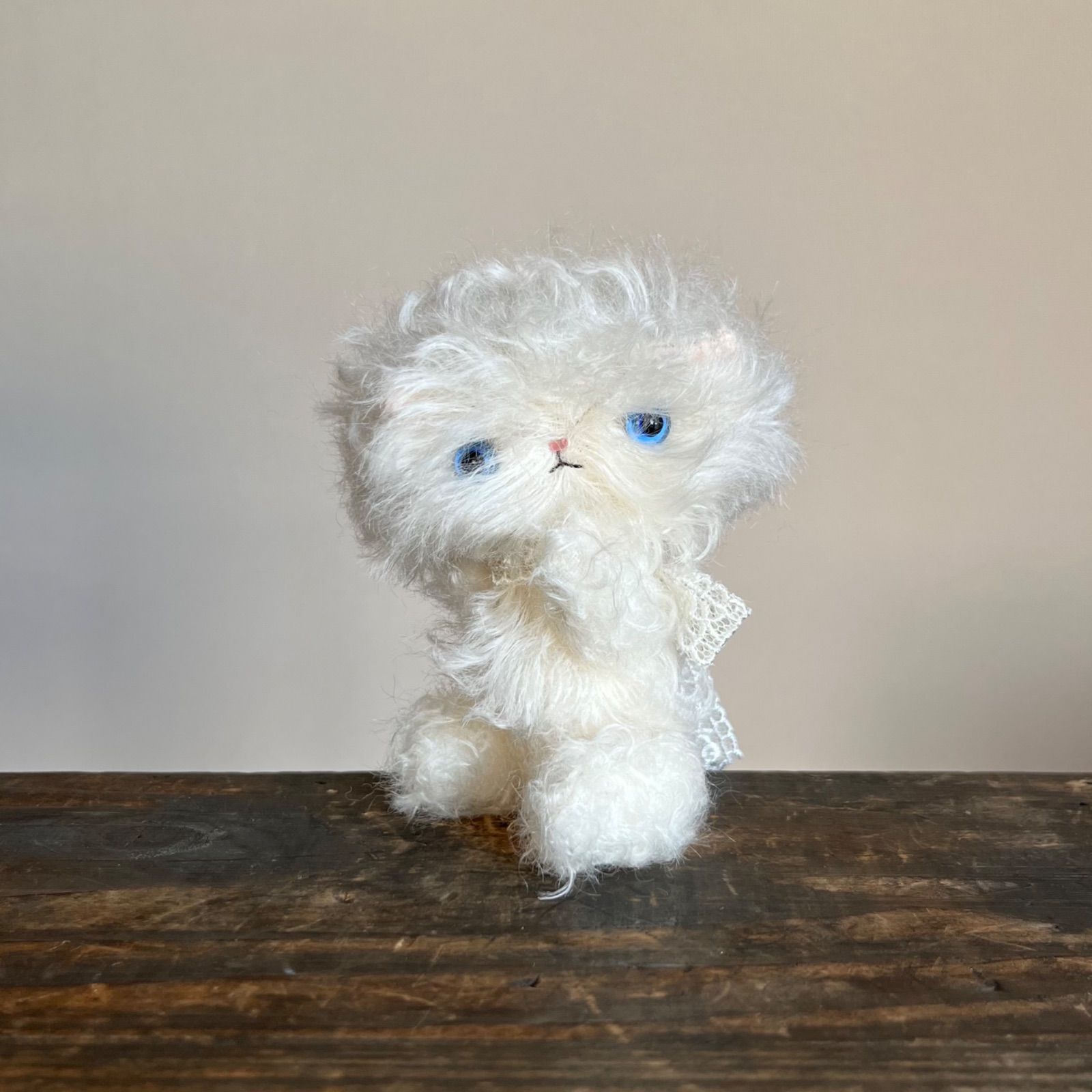 おねだり上手な子 ｝ ねこ ぬいぐるみ 作家 テディベア ハンドメイド