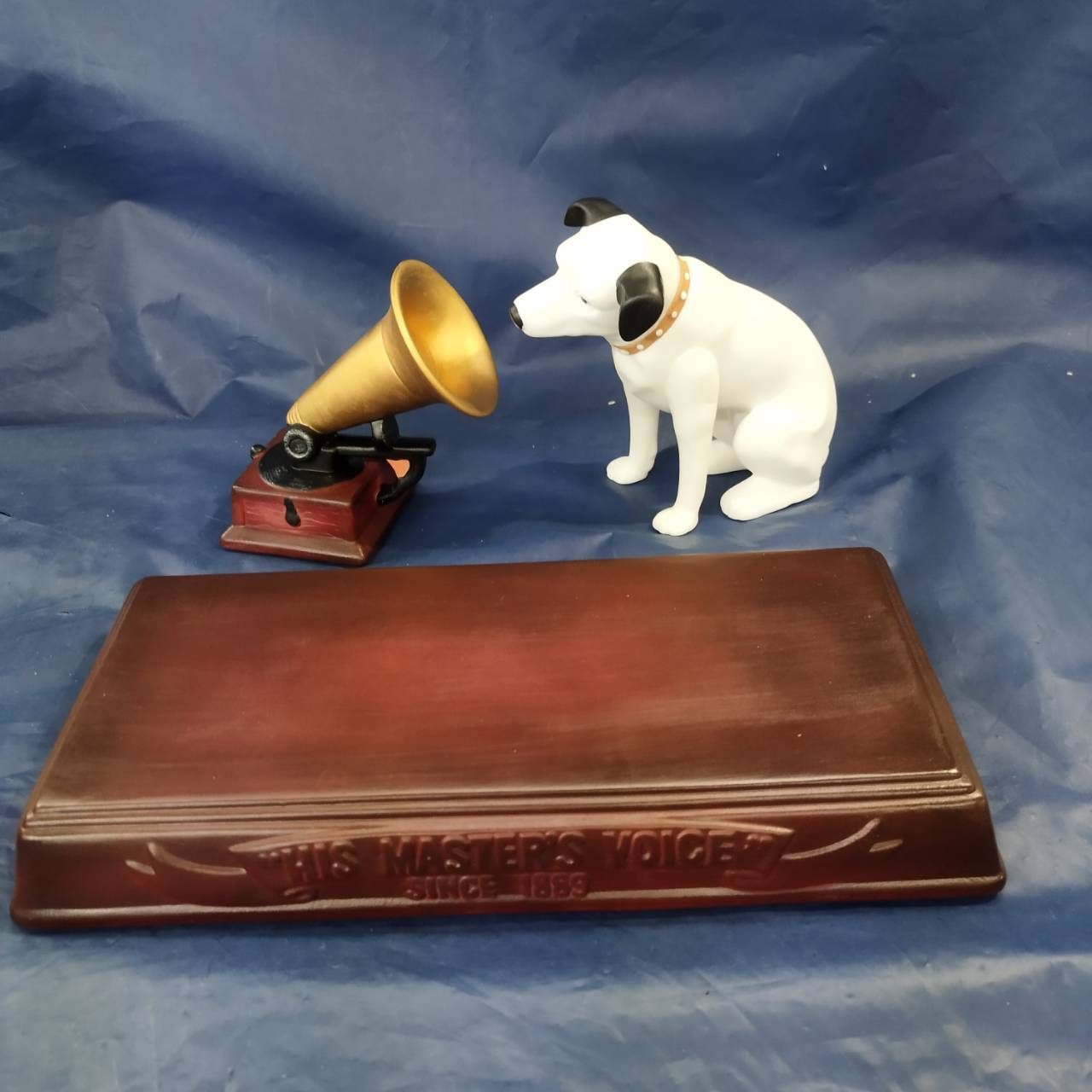 ビクターの犬の置物 ニッパー 君 蓄音機 主人 His Master's Voice 犬と
