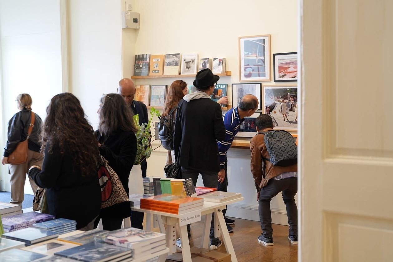 写真集「Reclaim the Street」（リクレイム・ザ・ストリート）で紹介