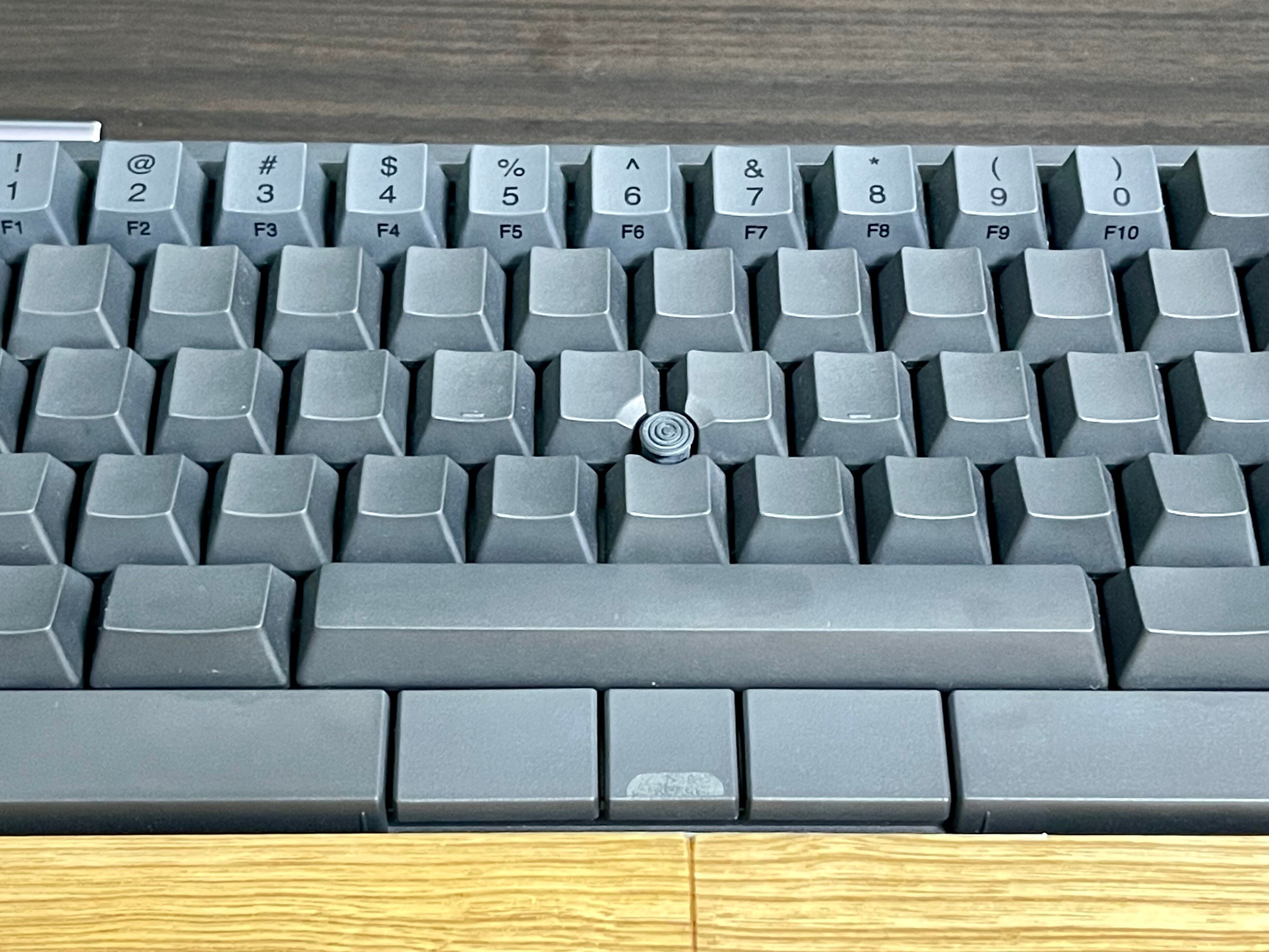 HHKB Studio に無刻印キートップとキューシンマットを装備させた