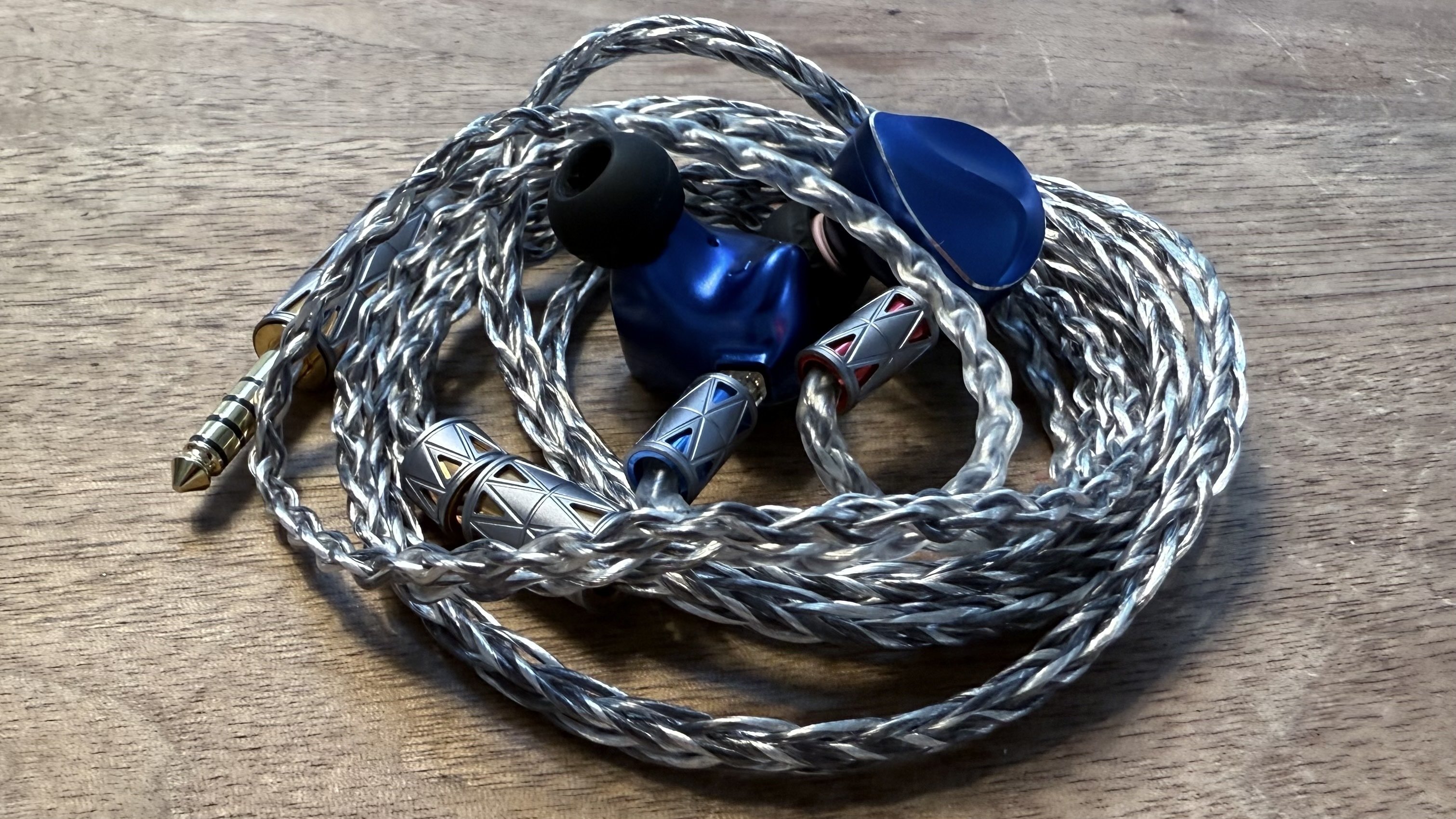 my3大中華イヤホン・その3 「BQEYZ Winter Ultra」 その美音で、音楽が