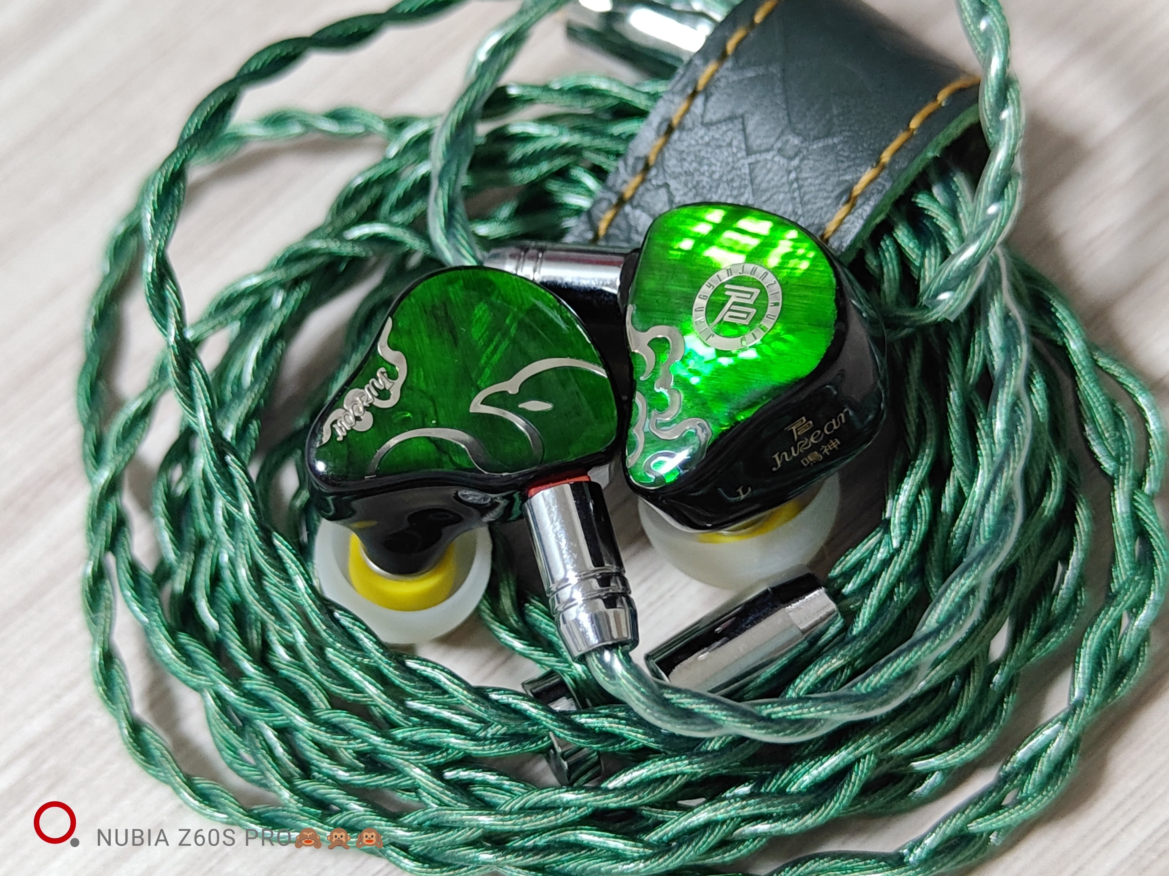 □Z Reviews × Juzear 「Defiant 鳴神」紹介｜イヤホンジャックと豆