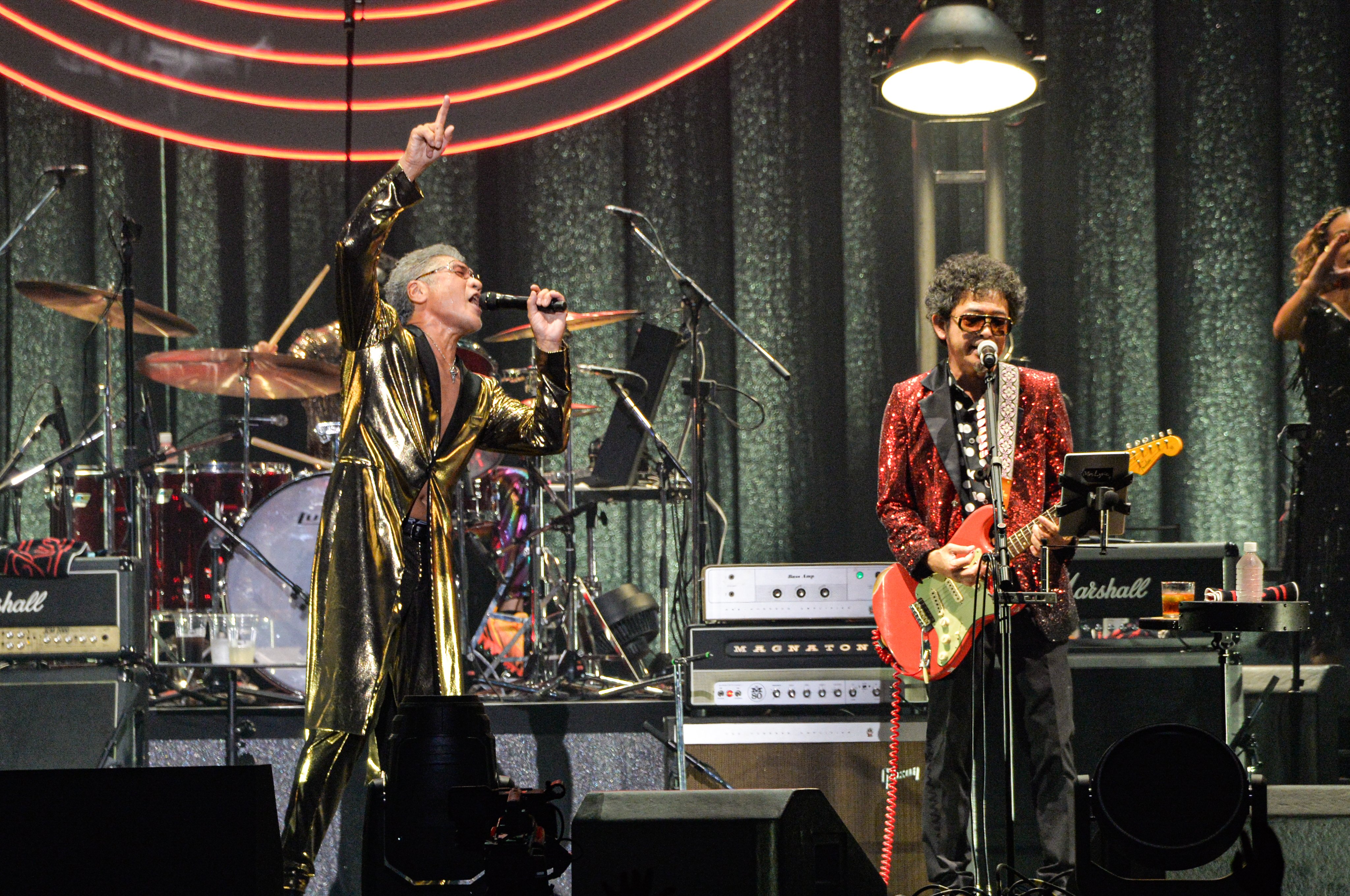 奥田民生と吉川晃司が結成したユニット、Ooochie Koochie。彼らの全国