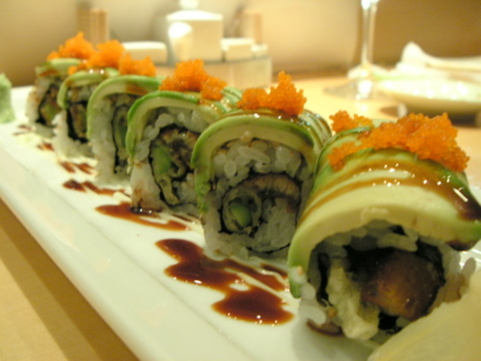 Sushi Reverses Course: Consuming American Sushi in Tokyo 寿司逆流