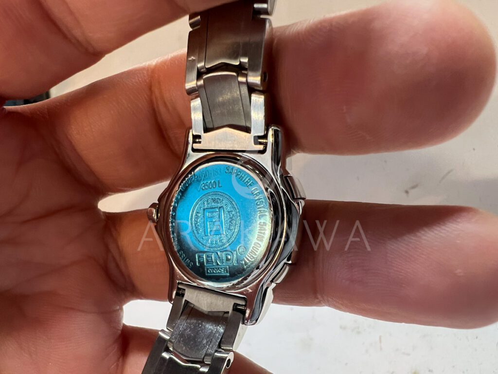 💛FENDI（フェンディ）のレディース腕時計「3500L」の電池交換をさせて