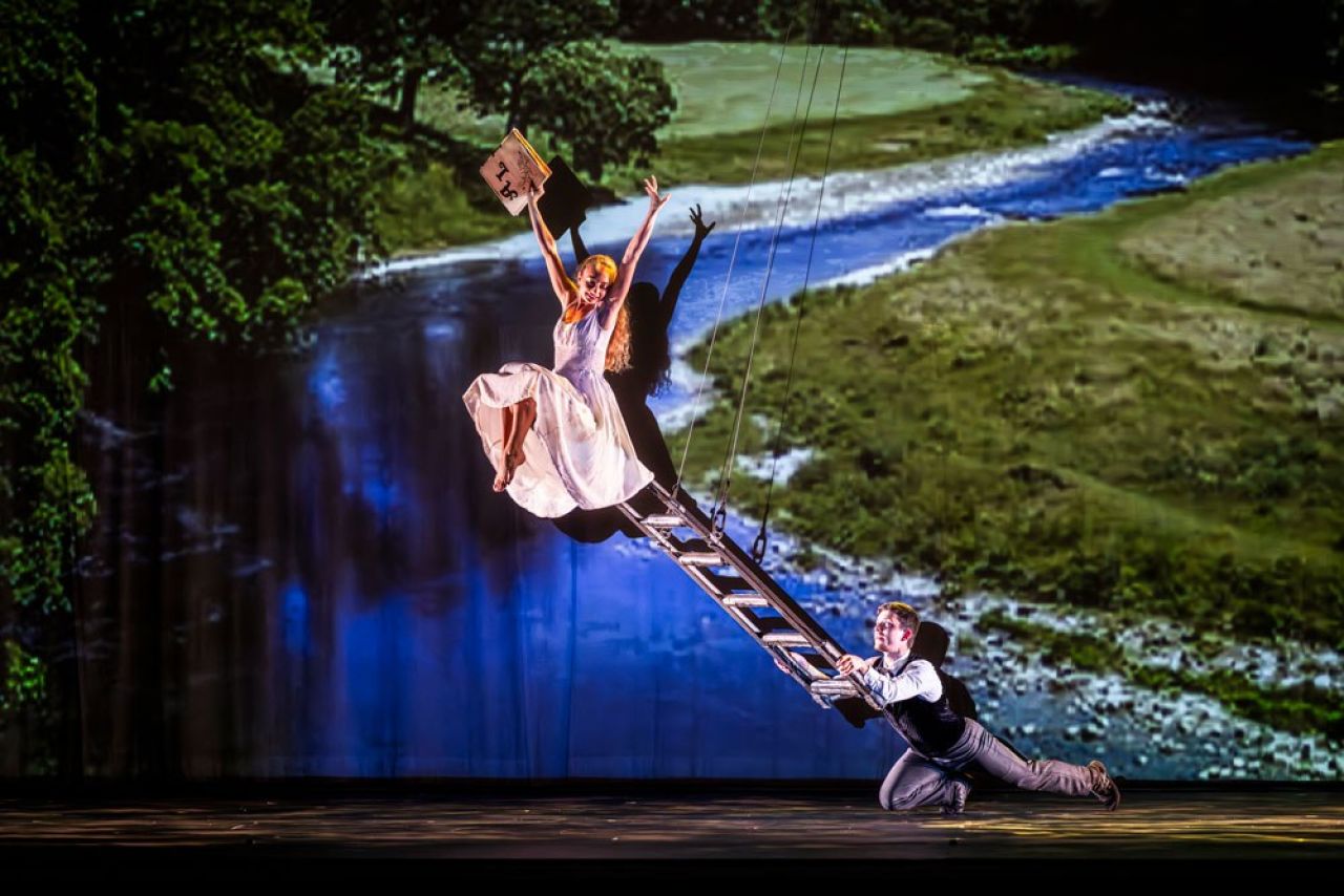 Momix 'Alice' on Oct. 8 is a dance trip down rabbit holes