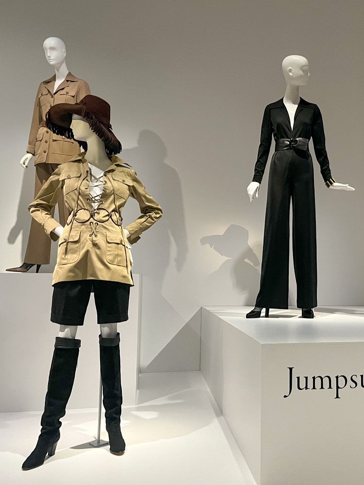 開幕】「イヴ・サンローラン展 時を超えるスタイル」国立新美術館で12