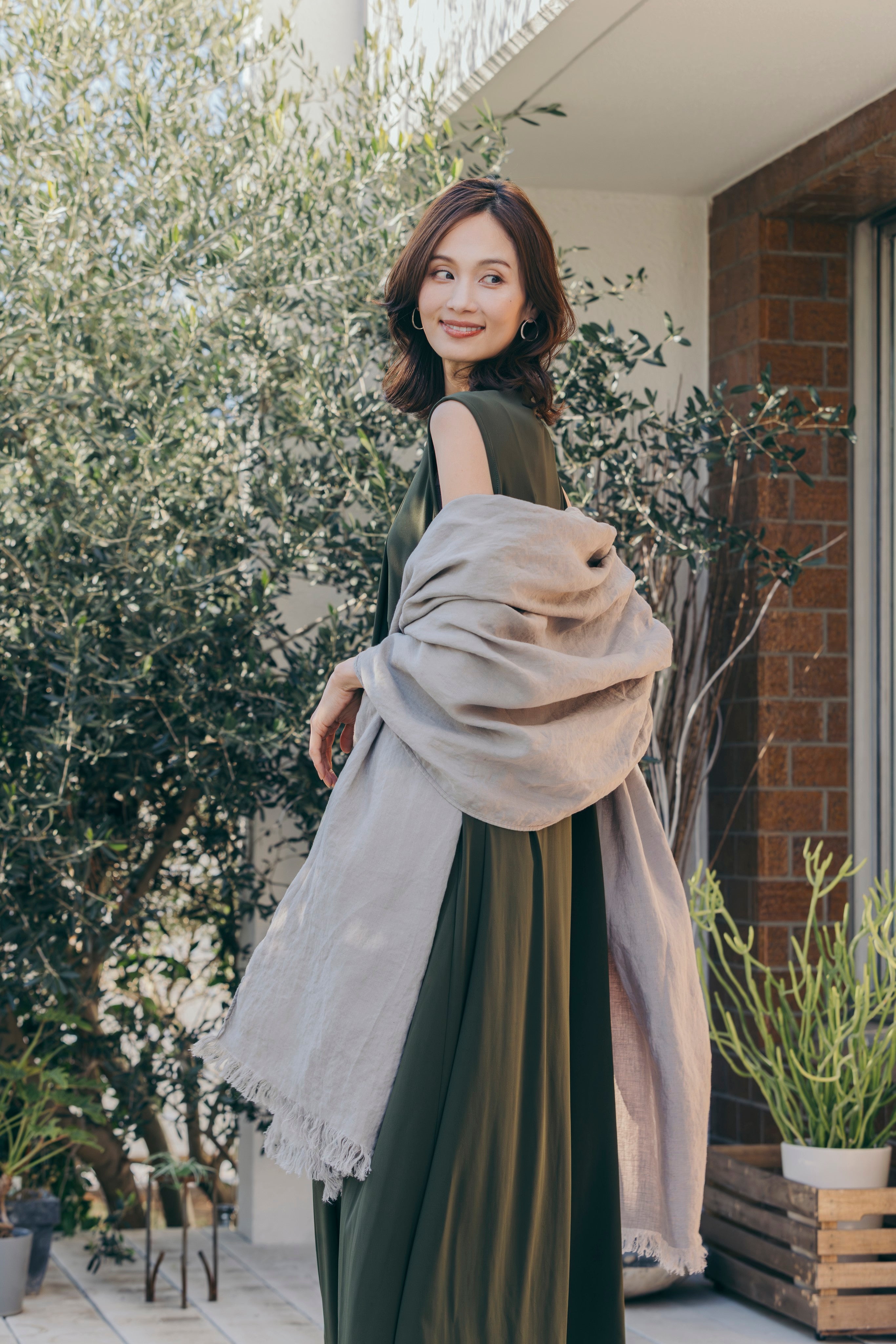 フロントツイストタックワンピース NS-306 – ATELIER N'S