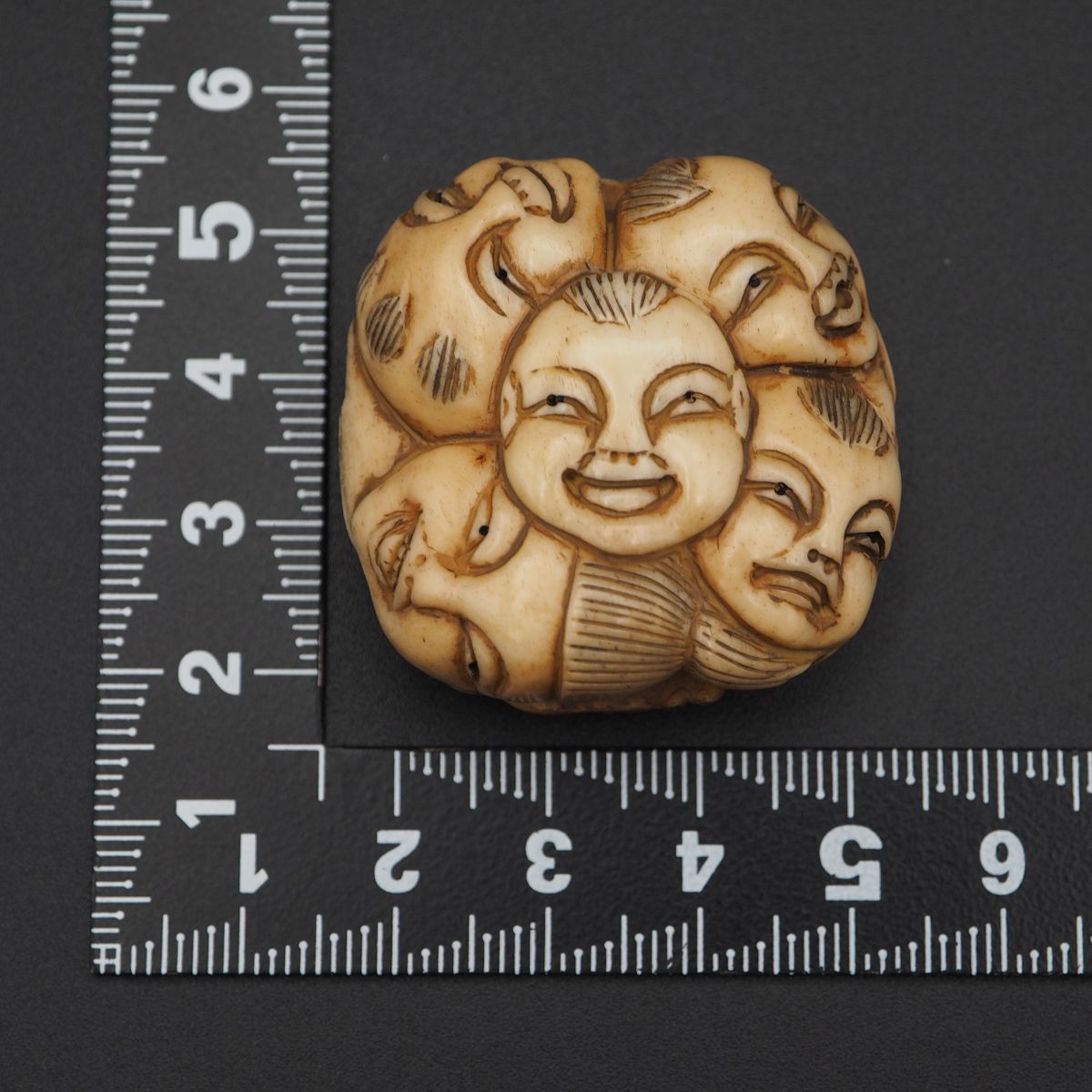 Y637 1円 アンティーク 天然素材 饅頭根付 人面 彫刻 時代物 年代物