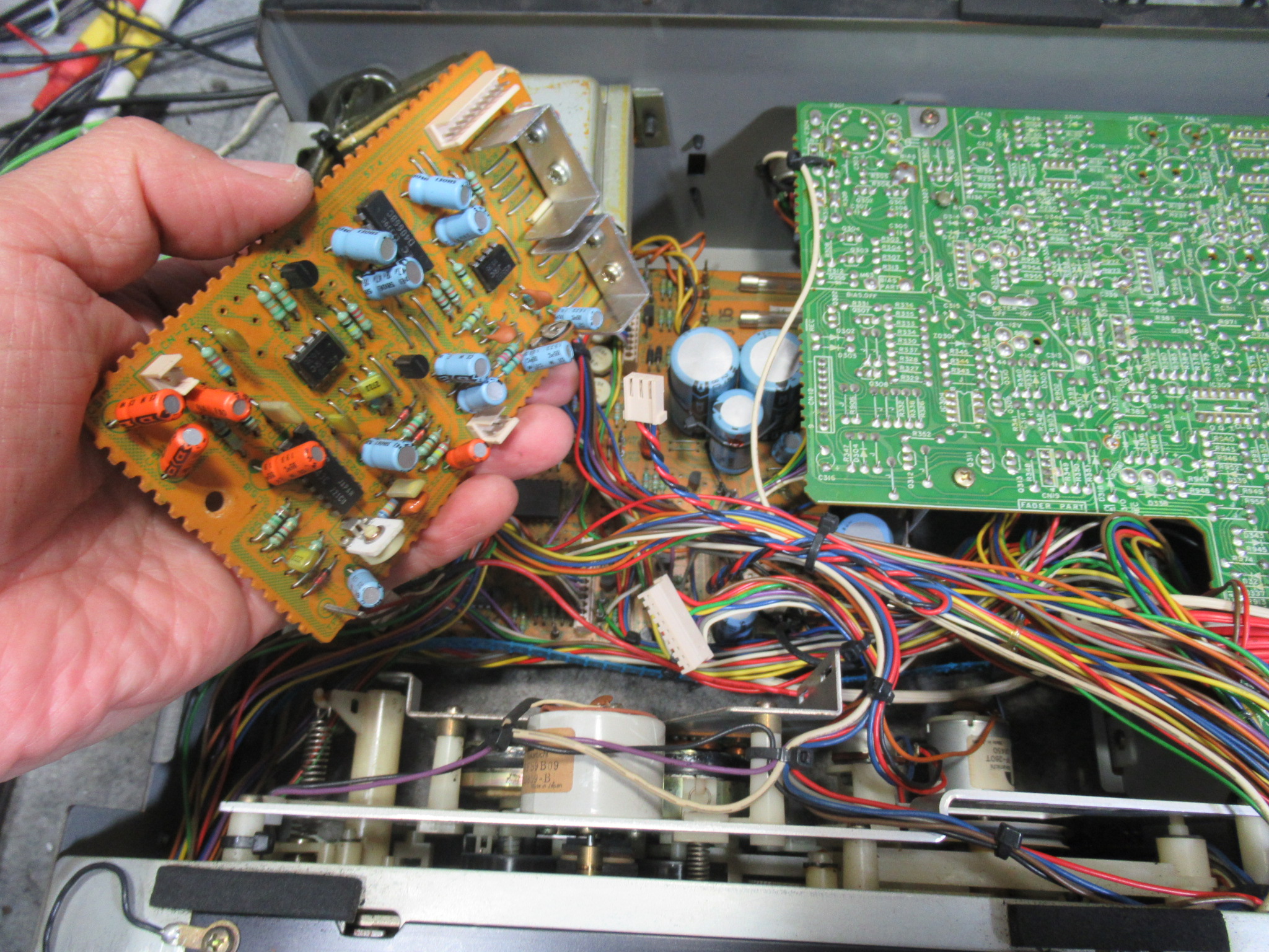 Nakamichi ZX-9 DDモーター基板修理、オレンジキャップ交換ほか