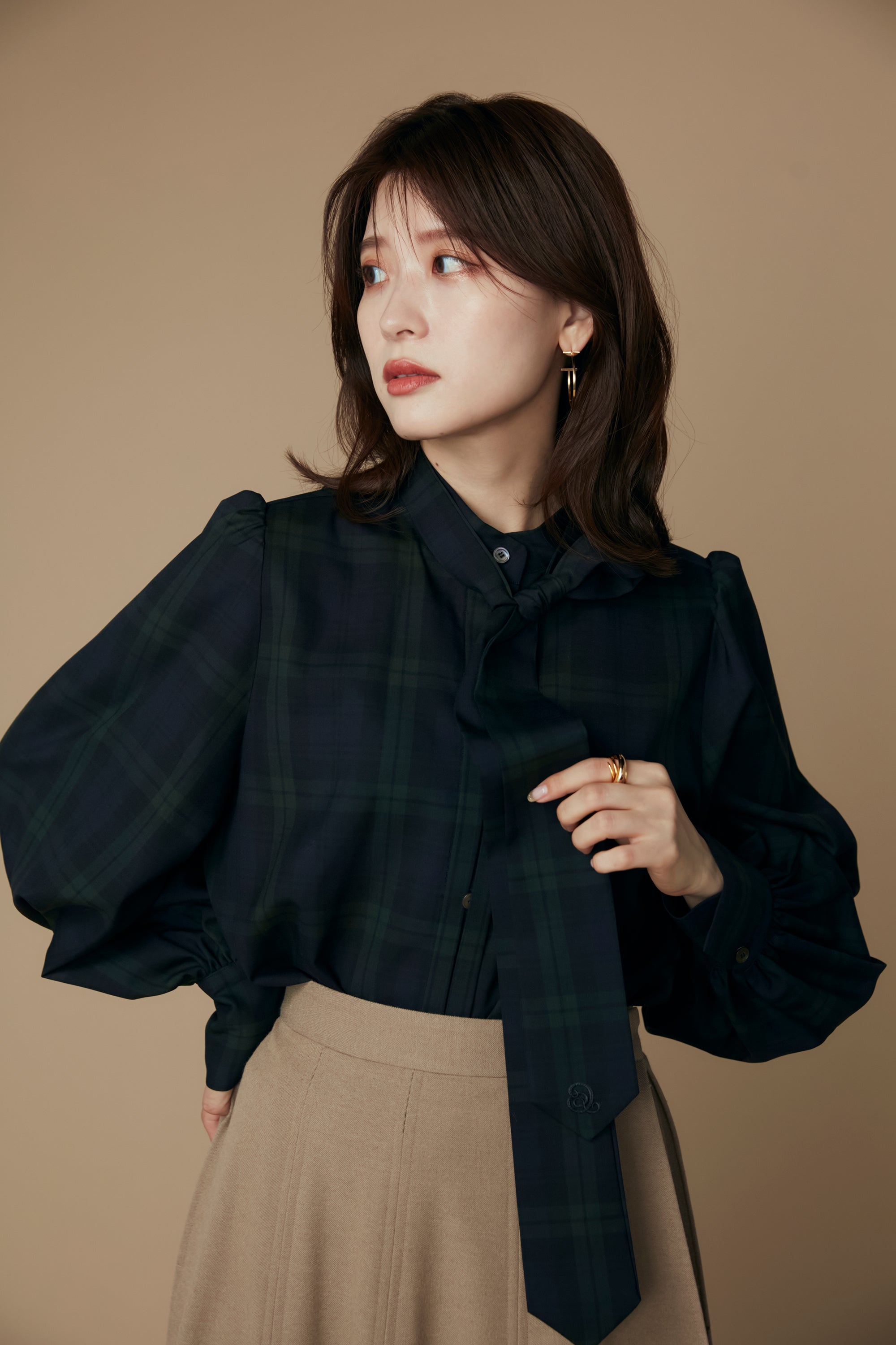 Audire_bowtie_volume_blouse_bl