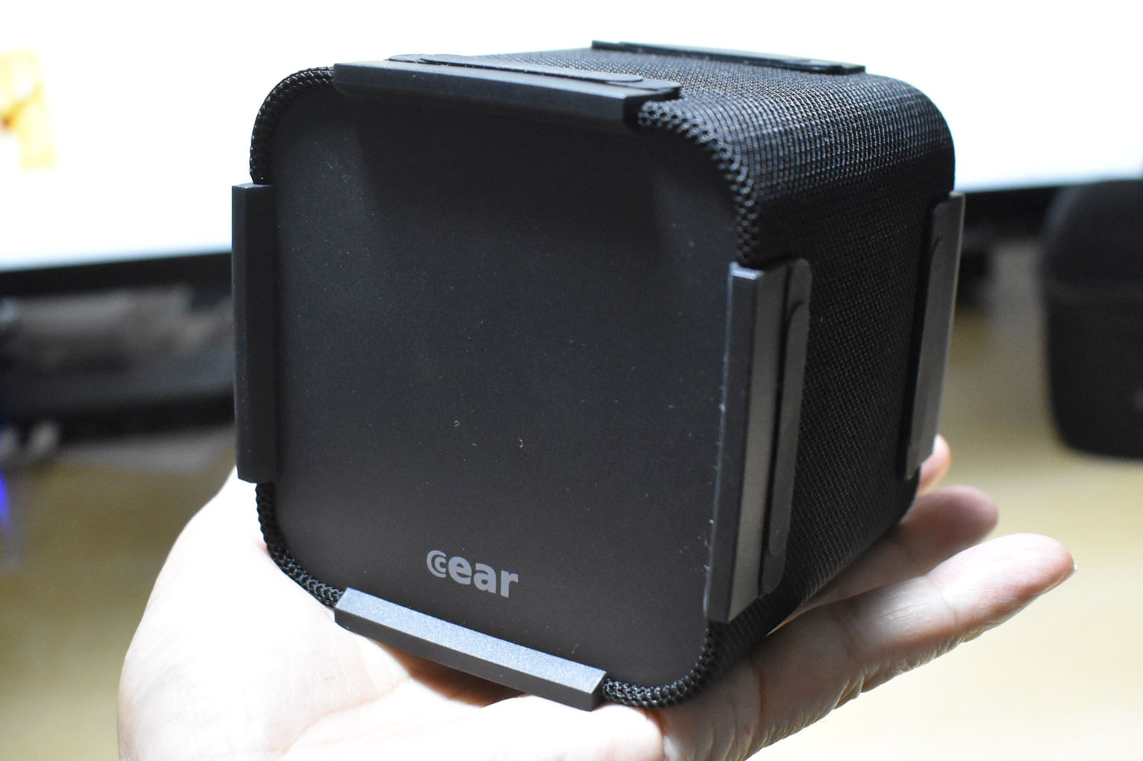 藤本健のDigital Audio Laboratory】クラファン2億円超えの“1台で3D