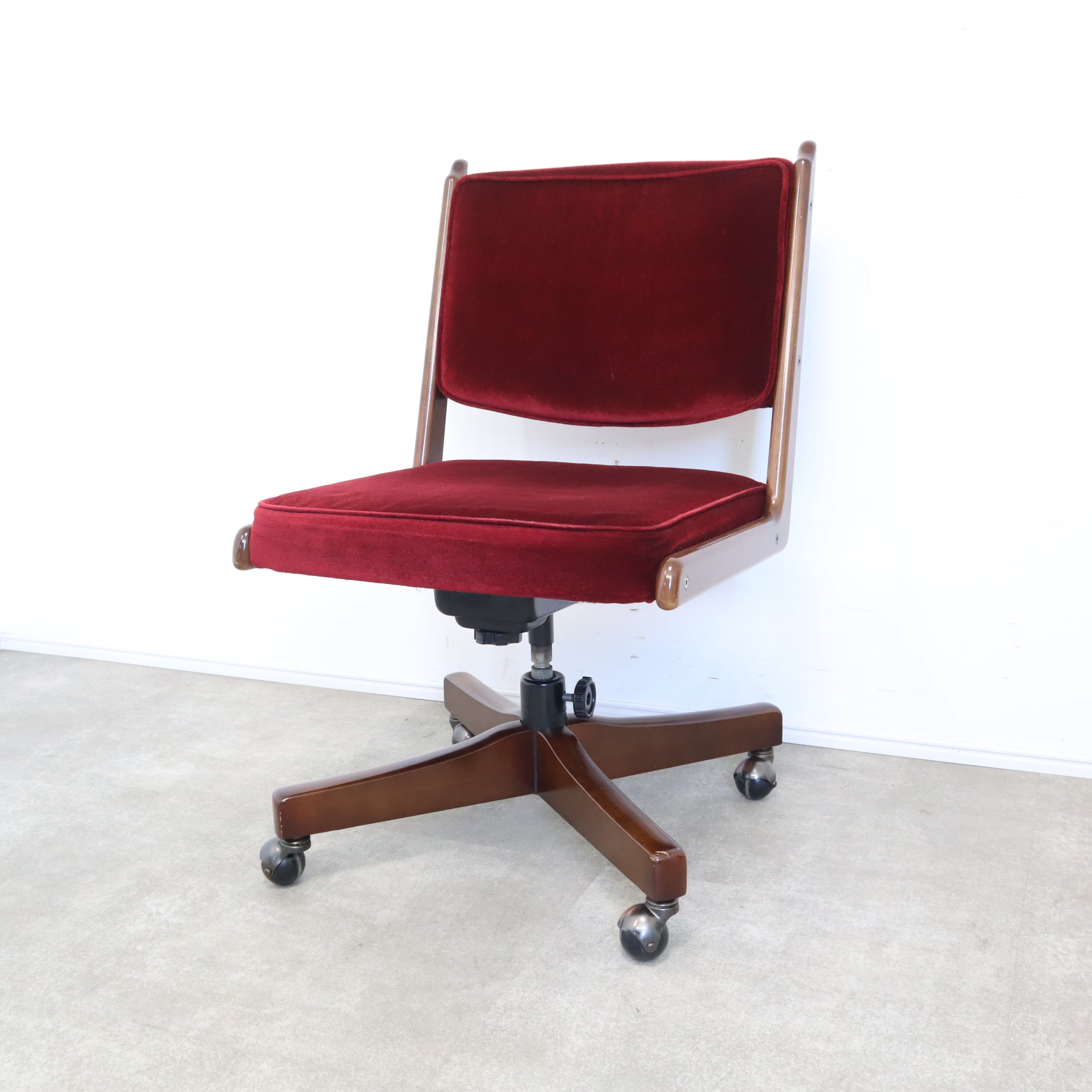 週末値引】カリモク コロニアル デスクチェア ベロア赤【最大値下】