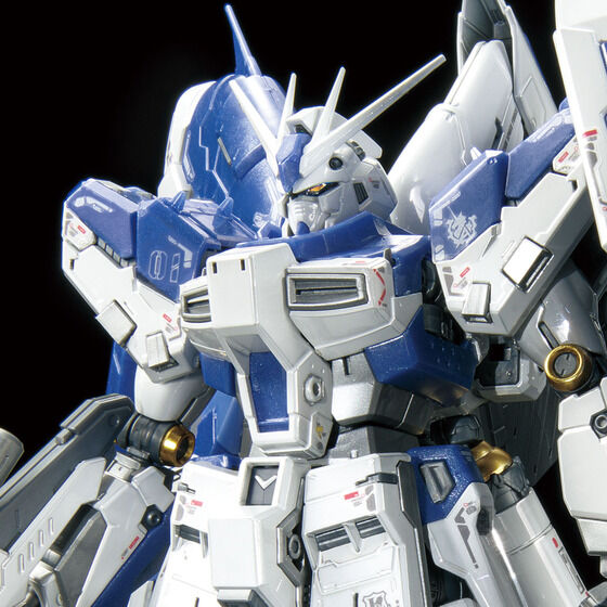 ガンダムベース限定の「RG Hi-νガンダム［チタニウムフィニッシュ