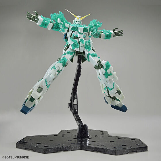 MG 1/100 ガンダムベース限定 ユニコーンガンダム(光の結晶体)│株式
