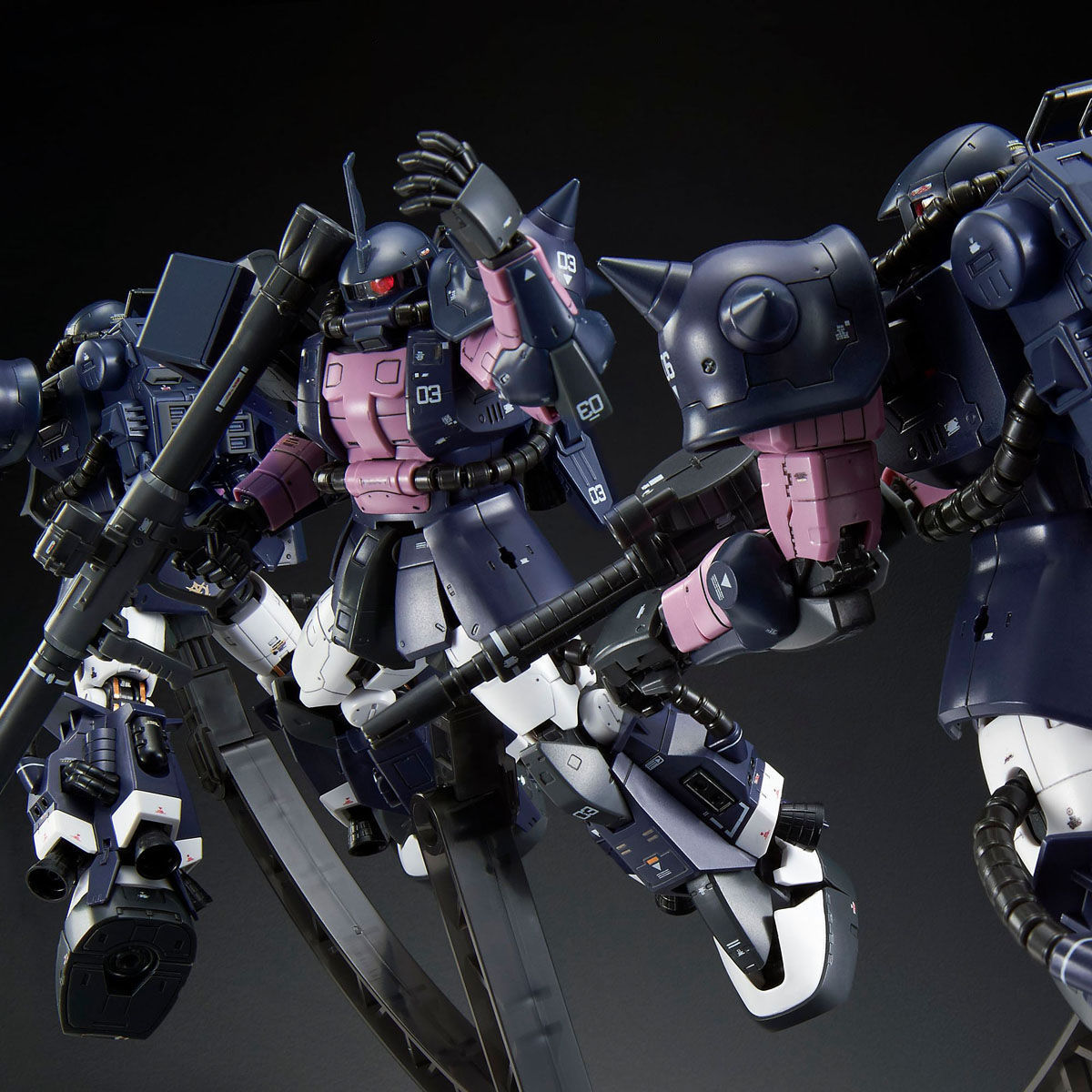 トリプルアクションベース付き】RG 1/144 黒い三連星専用ザクII 3機