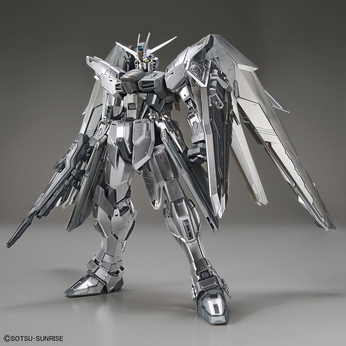 MG 1/100 【ガンダムベース限定】 フリーダムガンダム Ver．2
