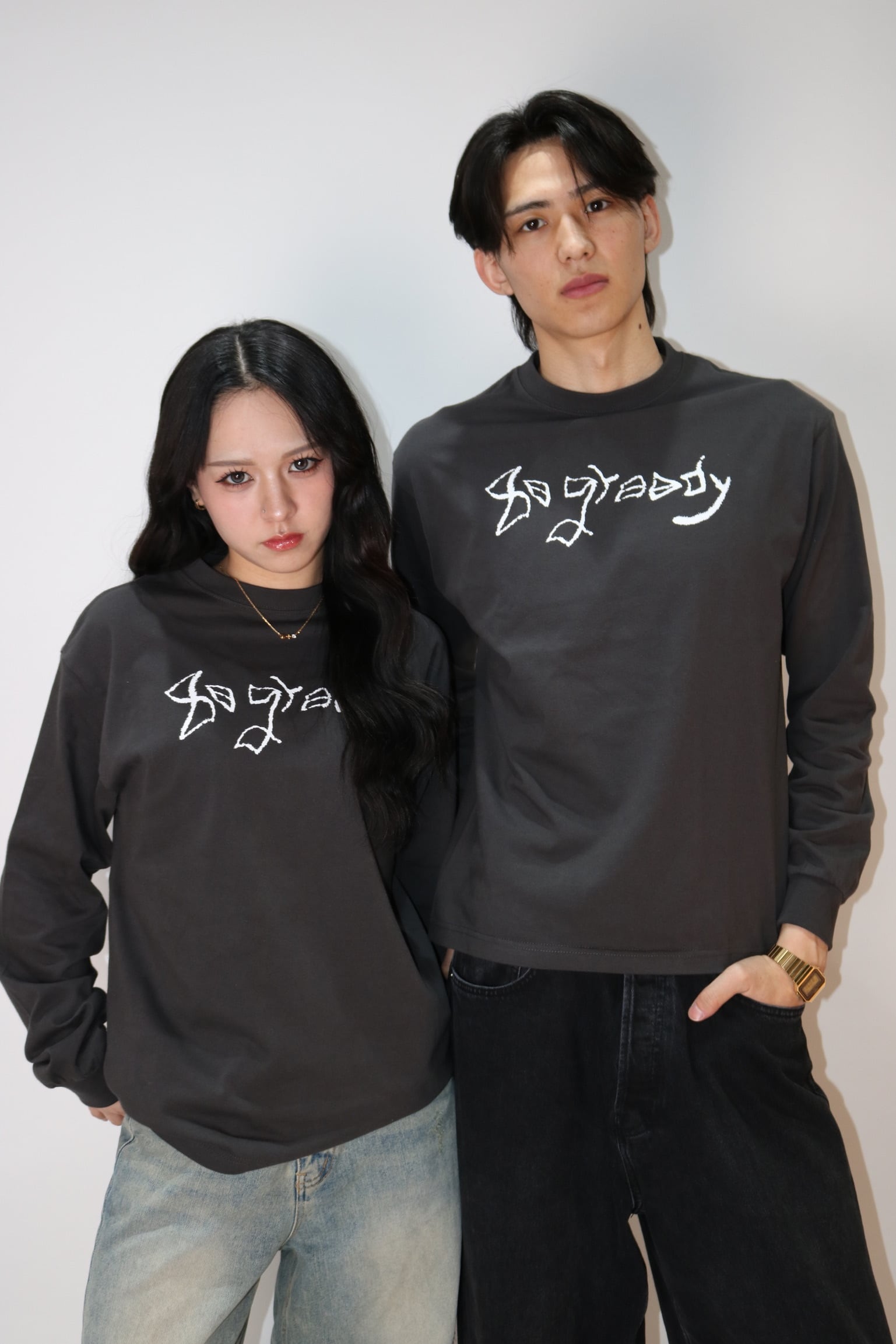 calligraphy brand logo long sleeve shirt | 8e greedy