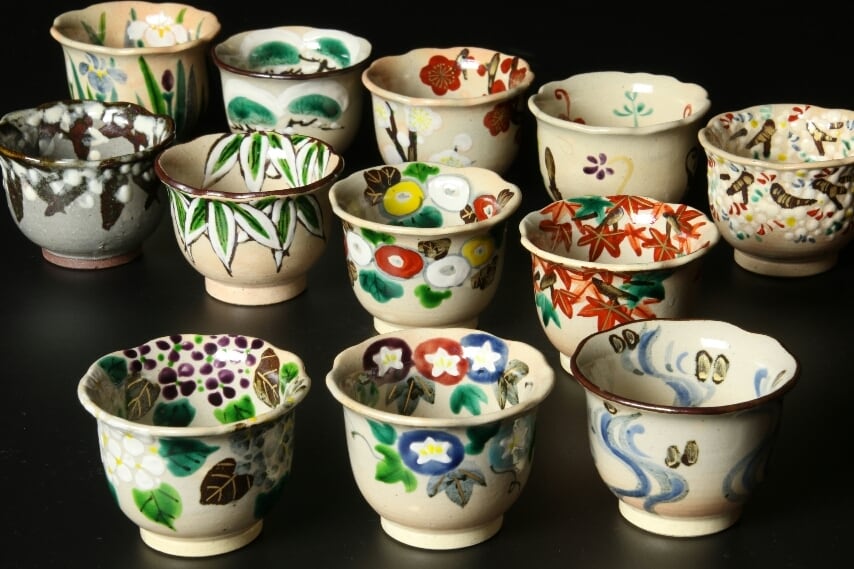 鶏と紅葉の模様の陶器』工芸品・観賞用 鶏と紅葉の模様