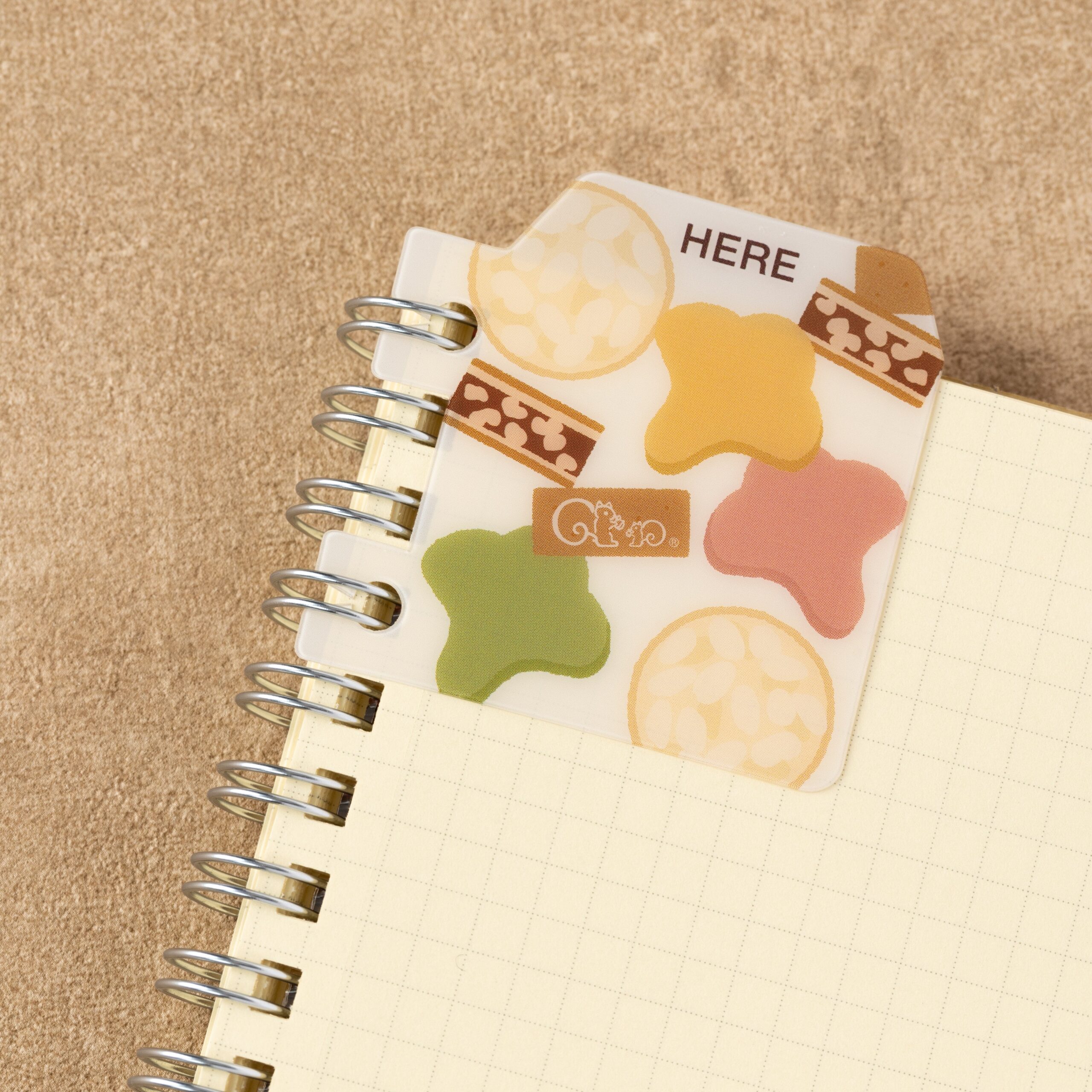 ロルバーン「ポケット付メモ L」「ブックマーク」「チャーム」の詳細