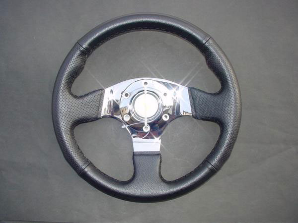 MOMO RACE モモ レース ステアリング 小径 革 32パイ 正規品 MOMO